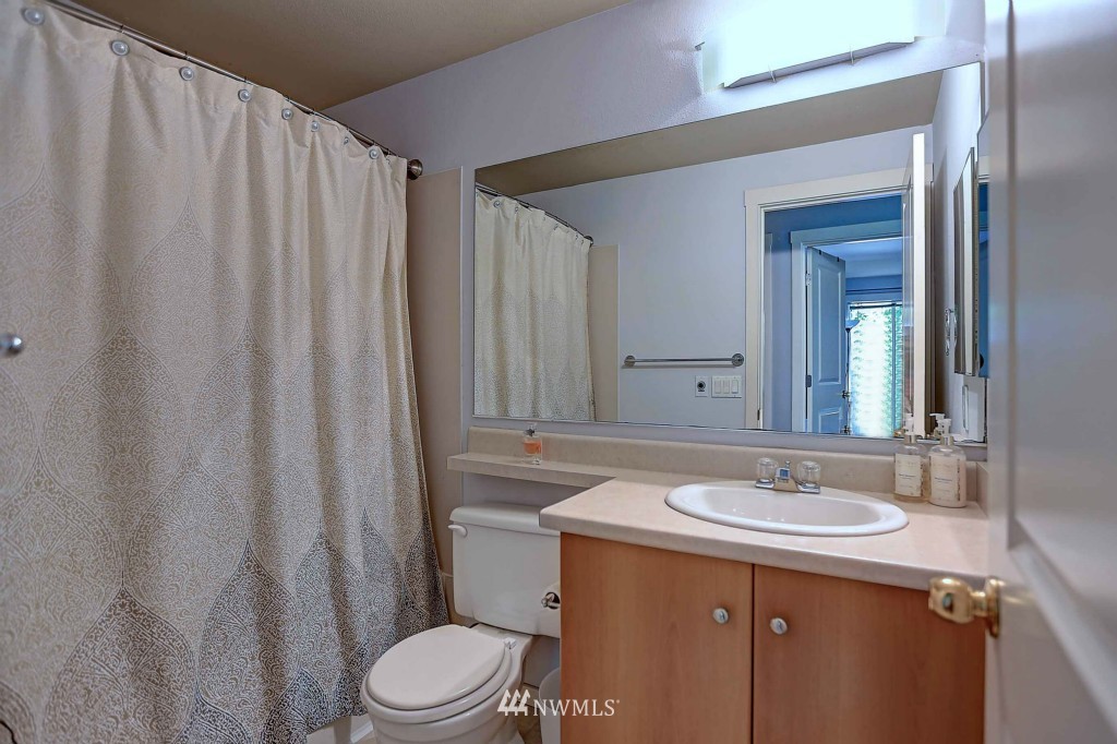 12404 East Gibson Road, Unit C101 Everett, WA 98204 - Photo 7 of 25 Gallery Image 7