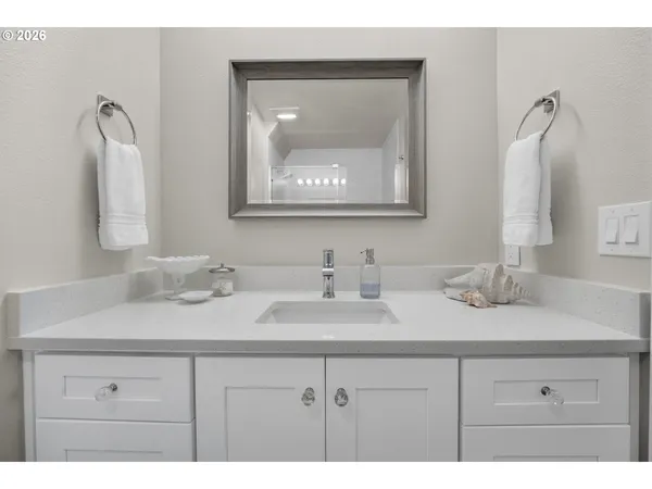 $895,000 | 403 North Breakers Point Court, Unit 403, Cannon Beach, OR 97110