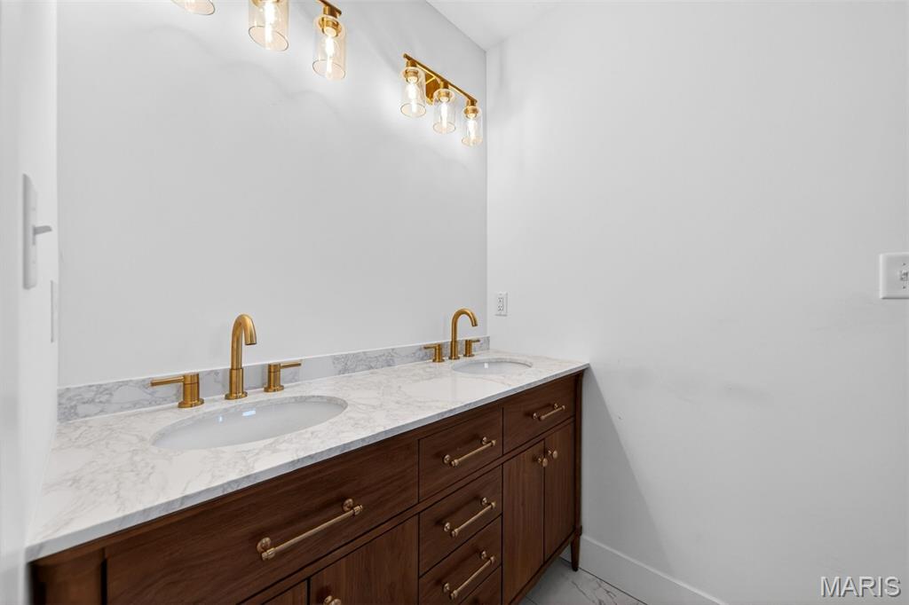 814 Clark Avenue Webster Groves, MO 63119 - Photo 25 of 39