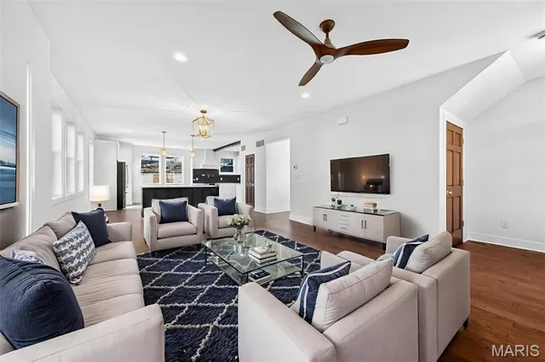 $799,900 | 814 Clark Avenue, Webster Groves, MO 63119