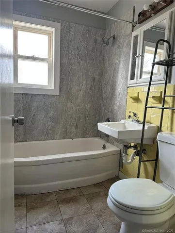 $2,000 | 42 Abner Court, Unit 42, Bridgeport, CT 06606