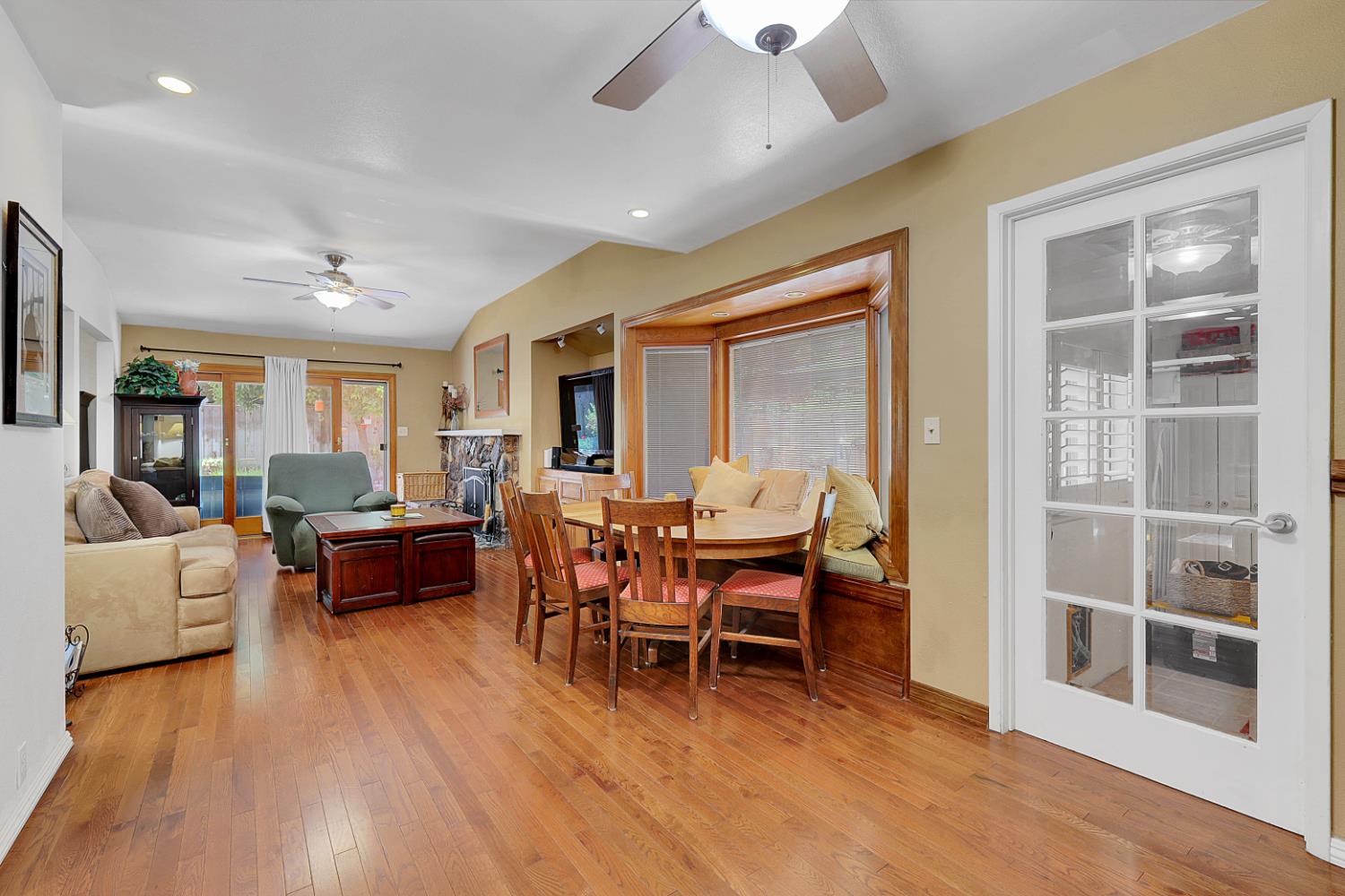 1213 Gary Way Carmichael, CA 95608 - Photo 11 of 51