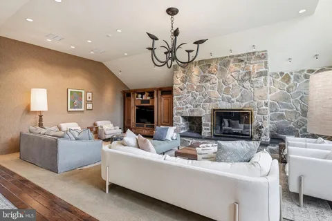 $2,300,000 | 728 Mill Street, Moorestown, NJ 08057