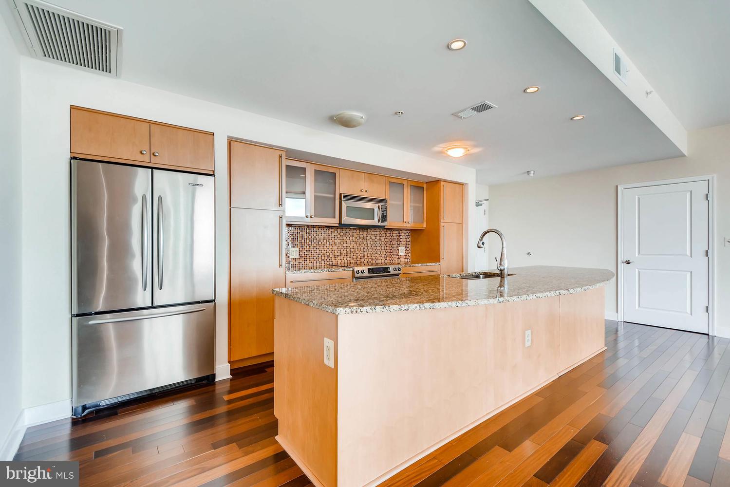 675 President Street, Unit 1601 Baltimore, MD 21202 - Photo 7 of 34