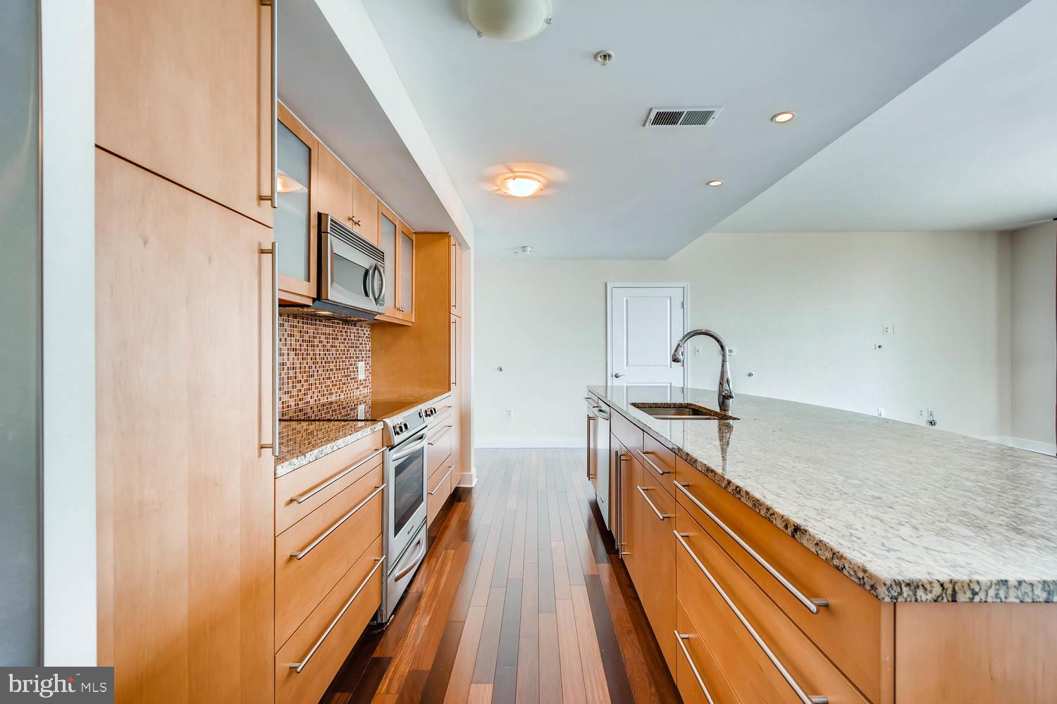 675 President Street, Unit 1601 Baltimore, MD 21202 - Photo 8 of 34