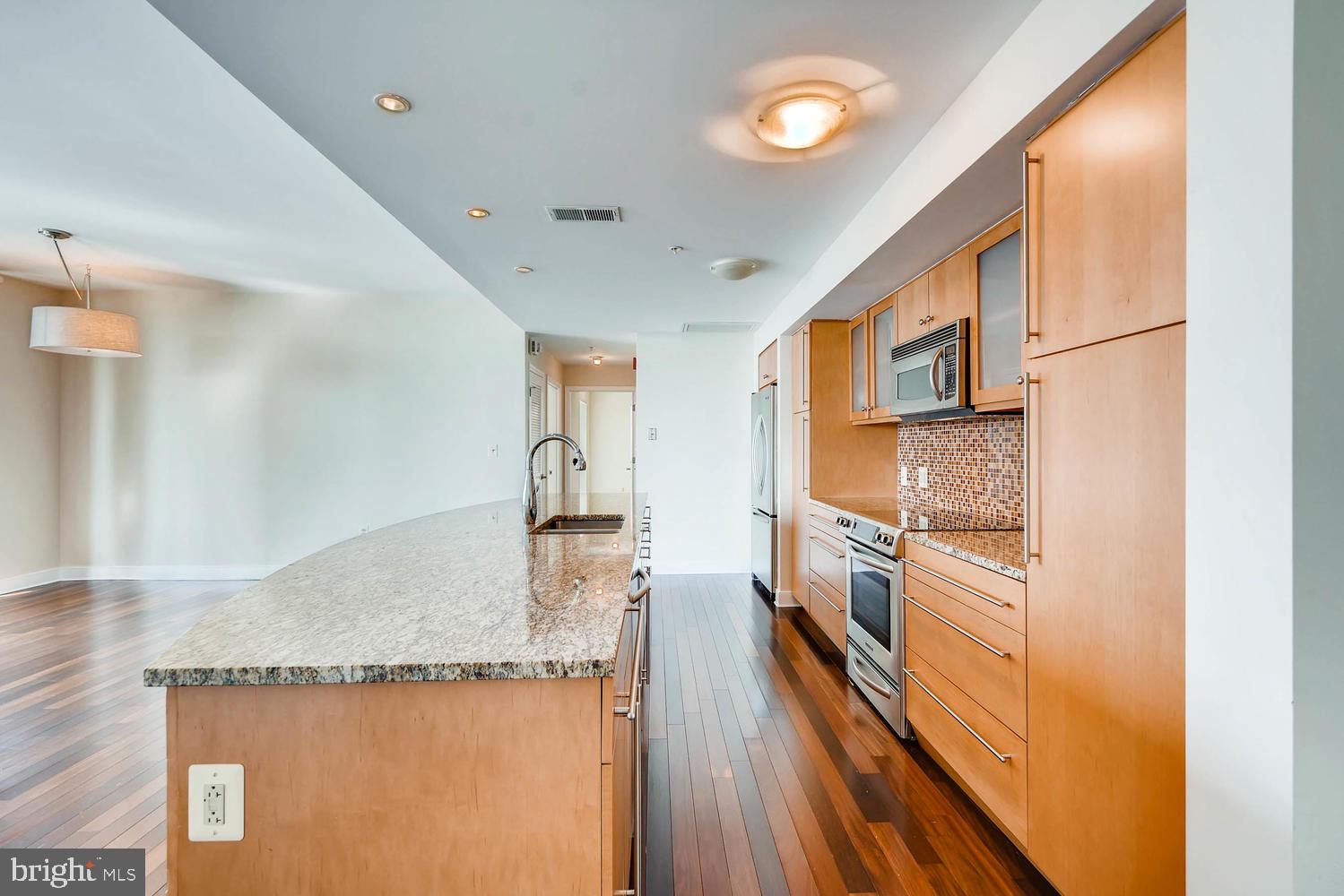 675 President Street, Unit 1601 Baltimore, MD 21202 - Photo 9 of 34