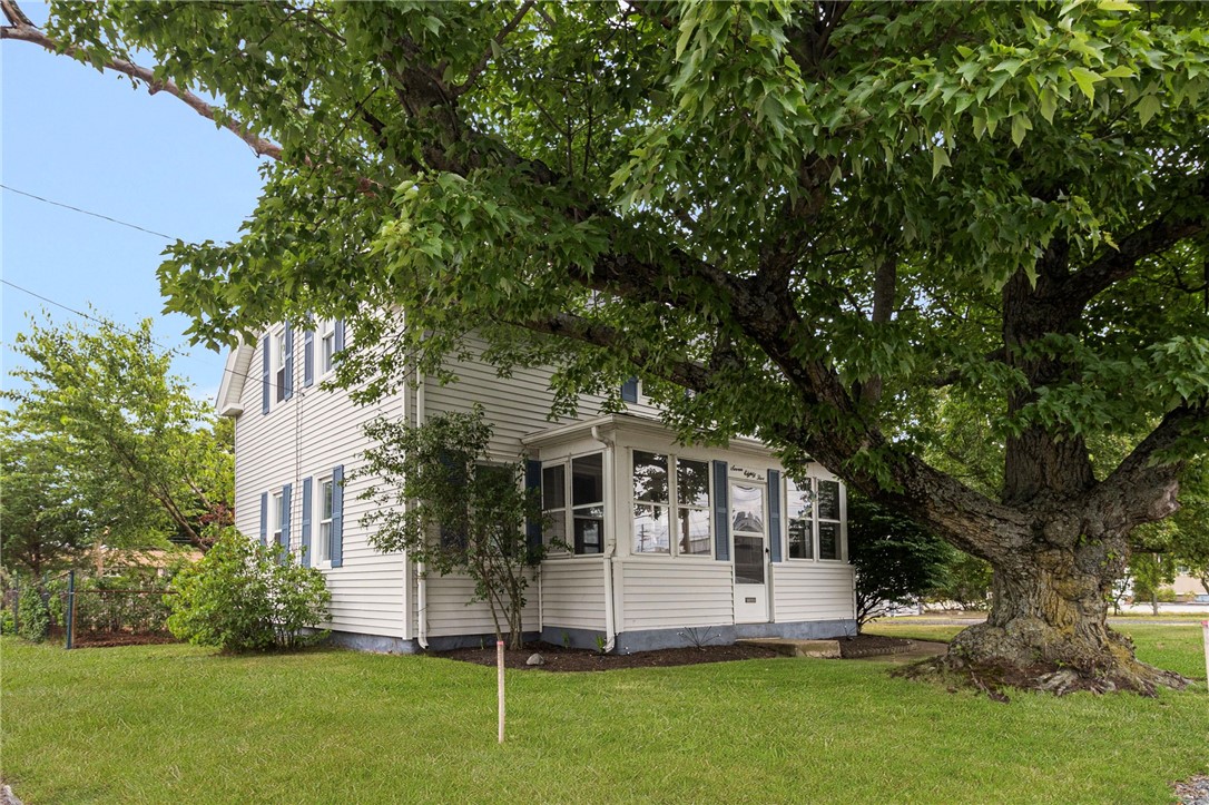785 Main Avenue Warwick, RI 02886 - Photo 4 of 47