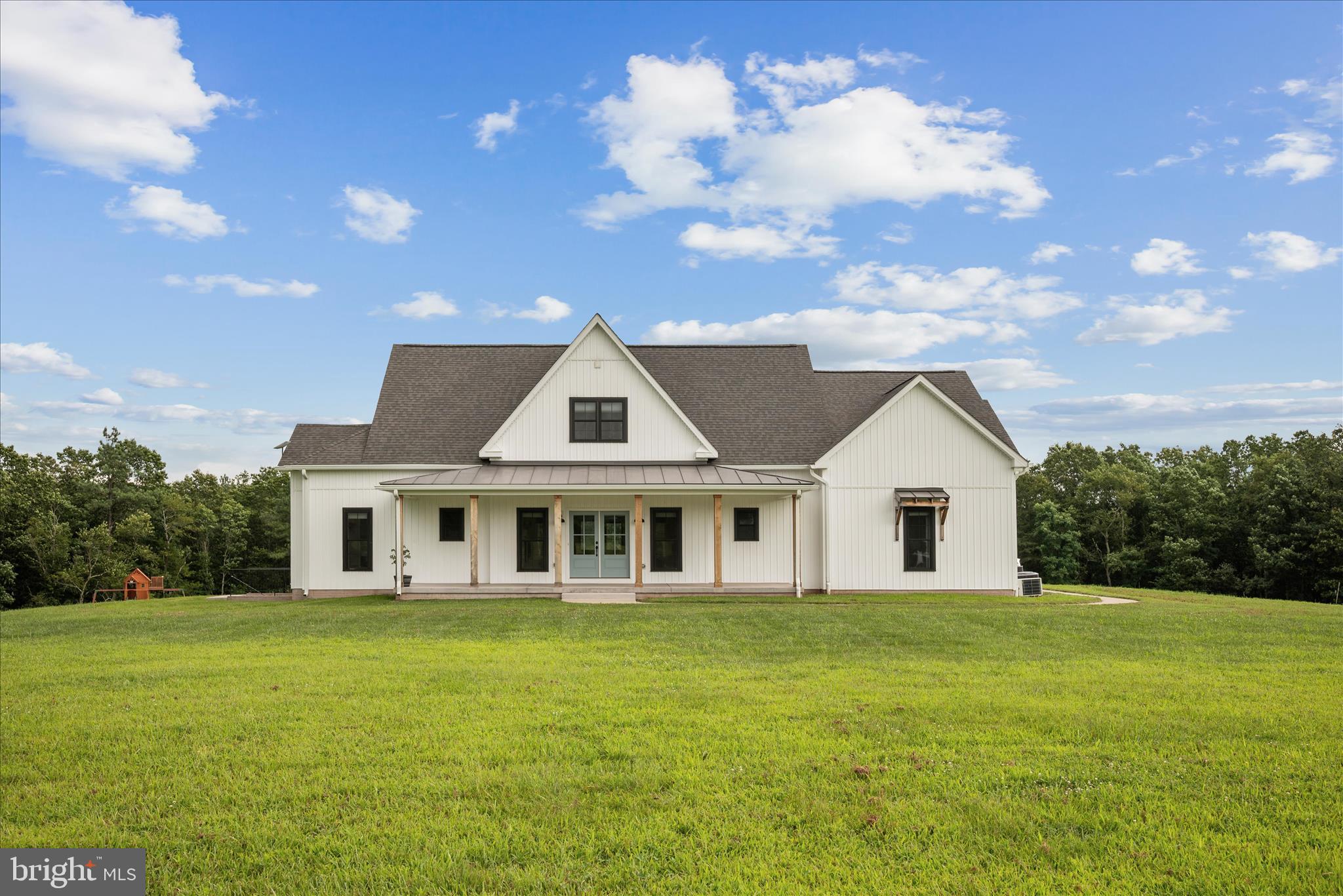 5 Bed/4.5 Bath comtemporary ranch