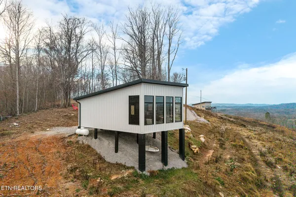 $299,900 | 431 Bald Knob Mountain, Doyle, TN 38559