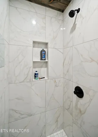 $299,900 | 431 Bald Knob Mountain, Doyle, TN 38559