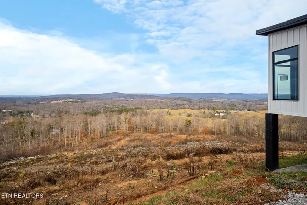 $299,900 | 431 Bald Knob Mountain, Doyle, TN 38559