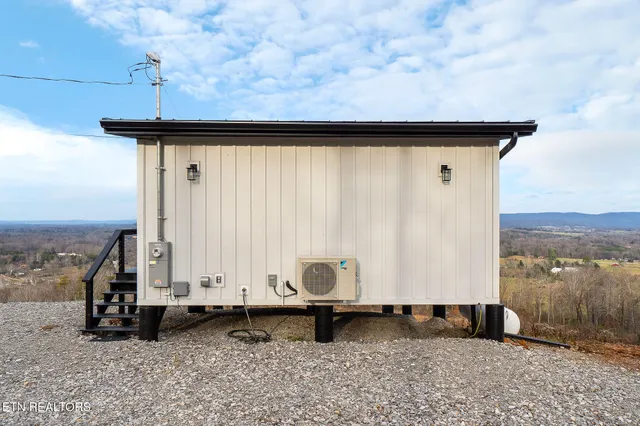 $299,900 | 431 Bald Knob Mountain, Doyle, TN 38559