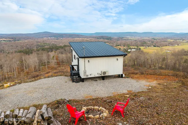 $299,900 | 431 Bald Knob Mountain, Doyle, TN 38559