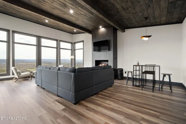 $299,900 | 431 Bald Knob Mountain, Doyle, TN 38559