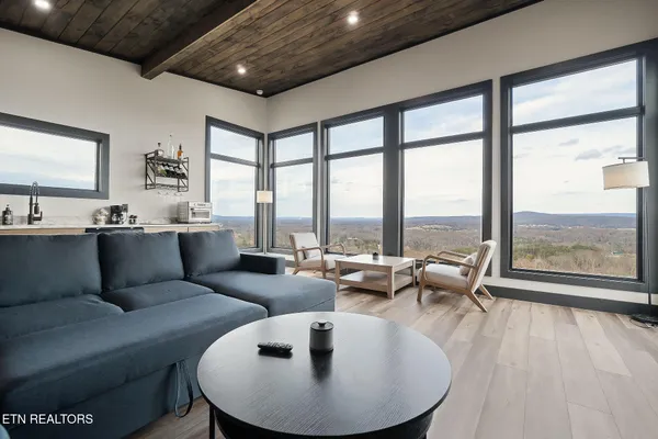 $299,900 | 431 Bald Knob Mountain, Doyle, TN 38559