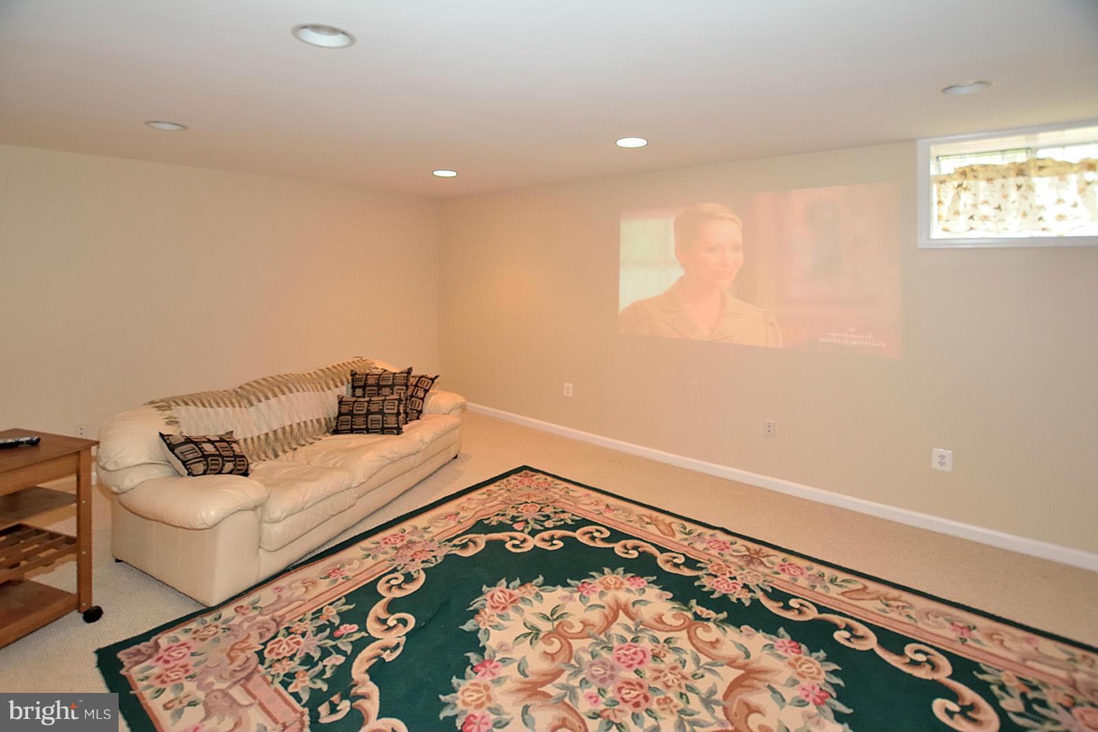 8003 Langbrook Road Springfield, VA 22152 - Photo 25 of 25 Family Room