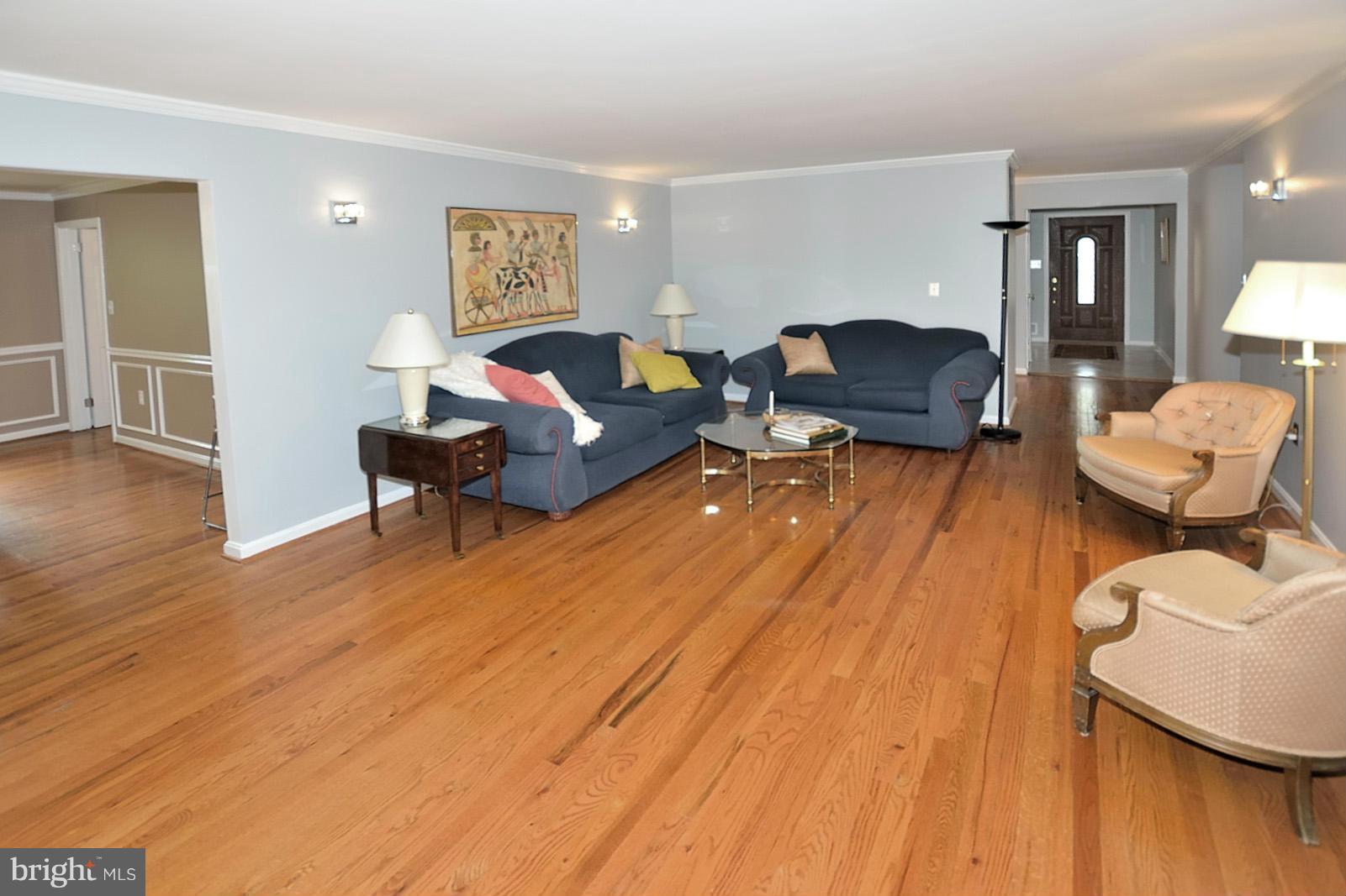 8003 Langbrook Road Springfield, VA 22152 - Photo 5 of 25 Living Room