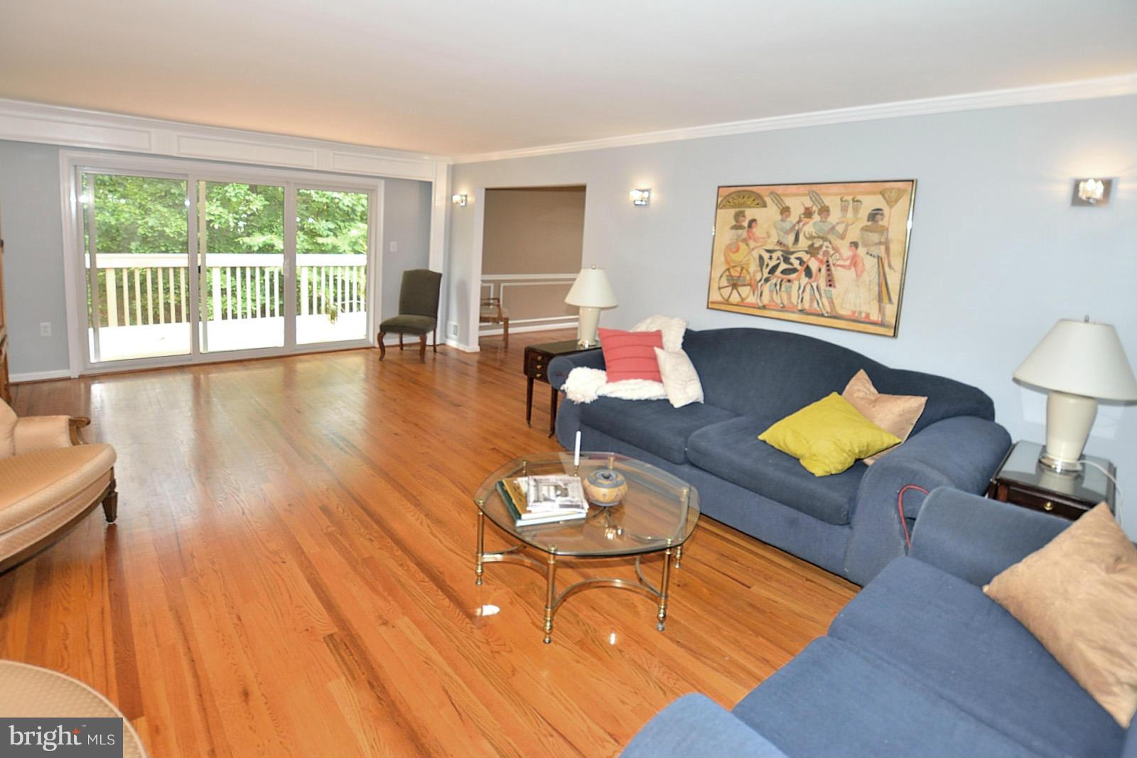 8003 Langbrook Road Springfield, VA 22152 - Photo 6 of 25 Living Room