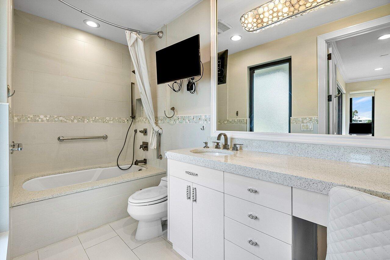 4845 Regency Court Boca Raton, FL 33434 - Photo 75 of 112 4th Bathroom
