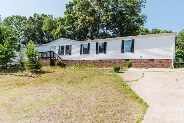 $169,000 | 308 Forest Hollow Drive, Statesville, NC 28677