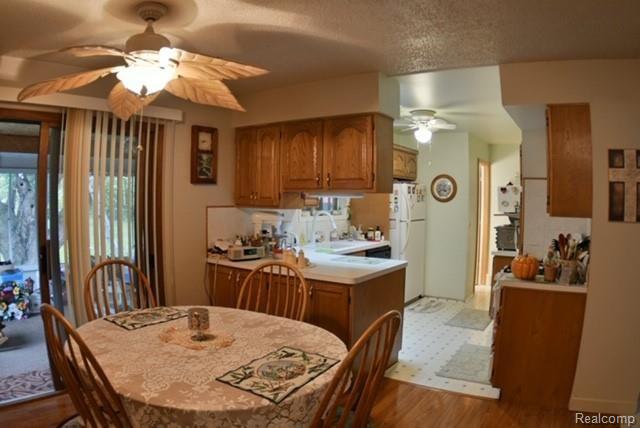 4445 Cook Road Swartz Creek, MI 48473 - Photo 6 of 17 Dining Room looking into Kitchen