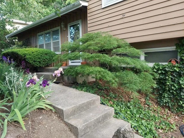 $225,000 | 2101 Northeast 62nd Street, Kansas City, MO 64118