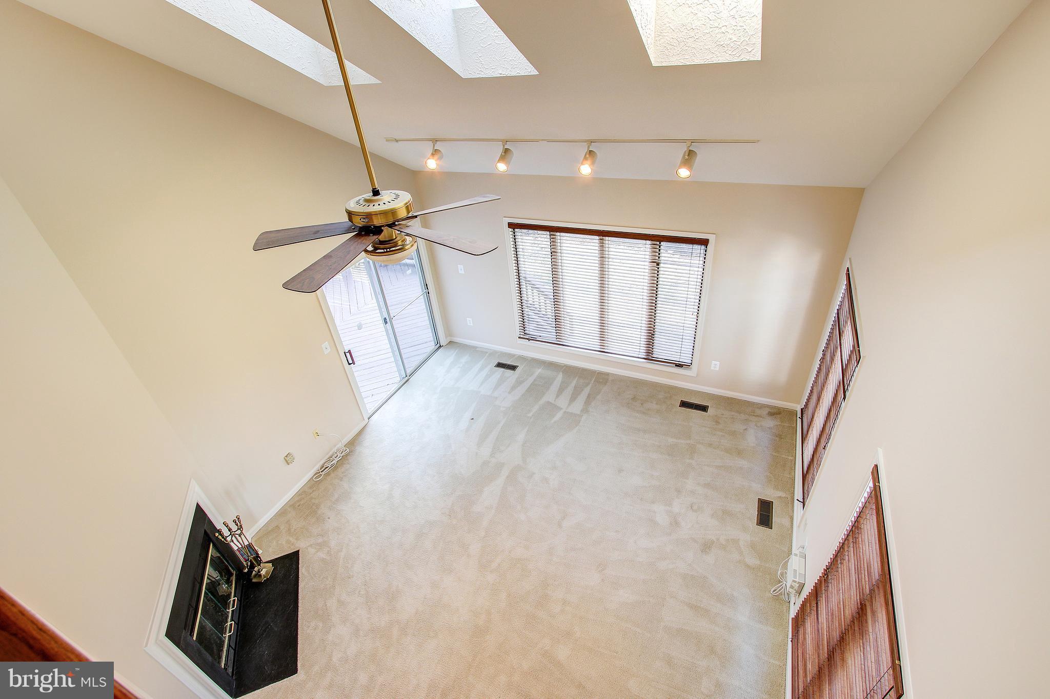 1274 Wedgewood Manor Way Reston, VA 20194 - Photo 19 of 30 Two Story Living Room!