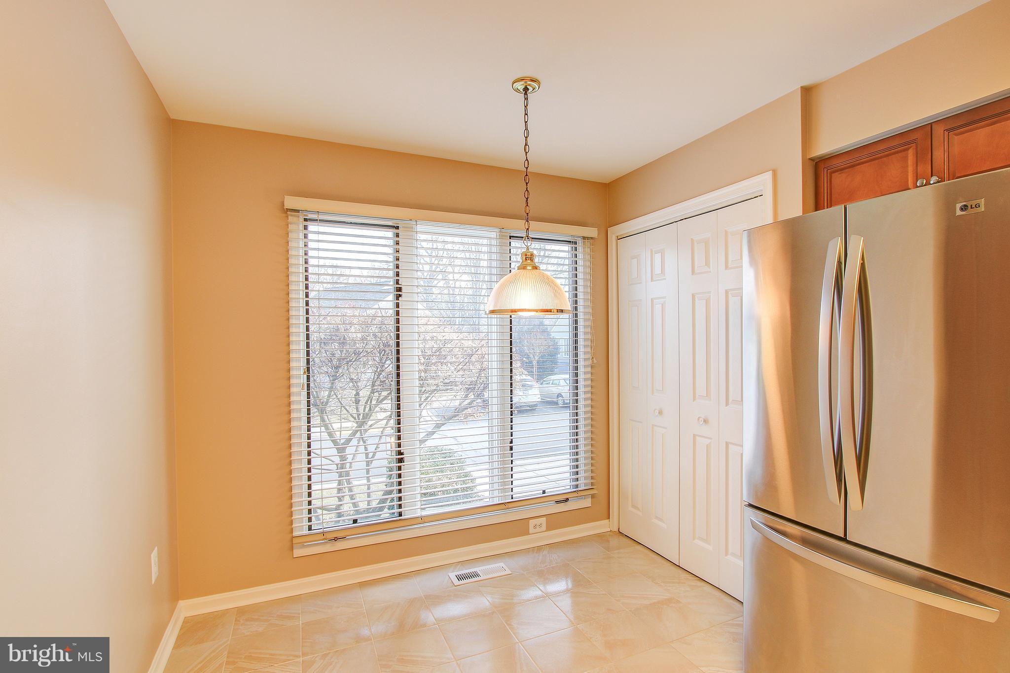 1274 Wedgewood Manor Way Reston, VA 20194 - Photo 4 of 30 Plenty of natural light!