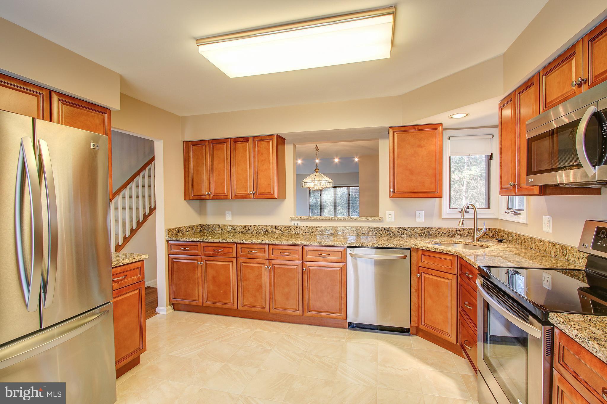 1274 Wedgewood Manor Way Reston, VA 20194 - Photo 5 of 30 Kitchen
