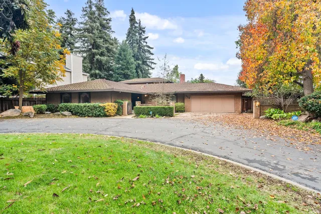 a view of house with outdoor space area