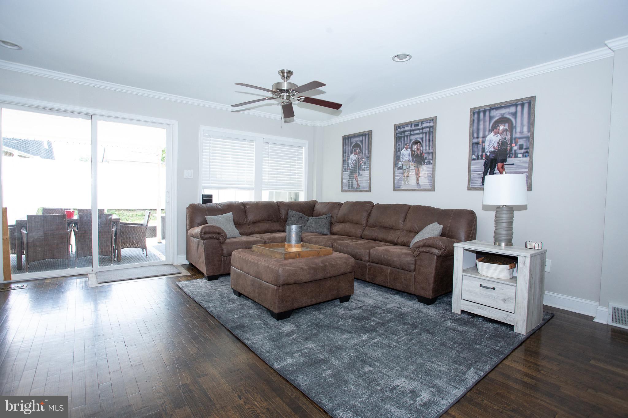 4118 Whiting Road Philadelphia, PA 19154 - Photo 7 of 16 Living Room