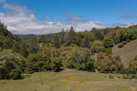 $1,065,000 | 30131 Elkhorn Road, Yorkville, CA 95494