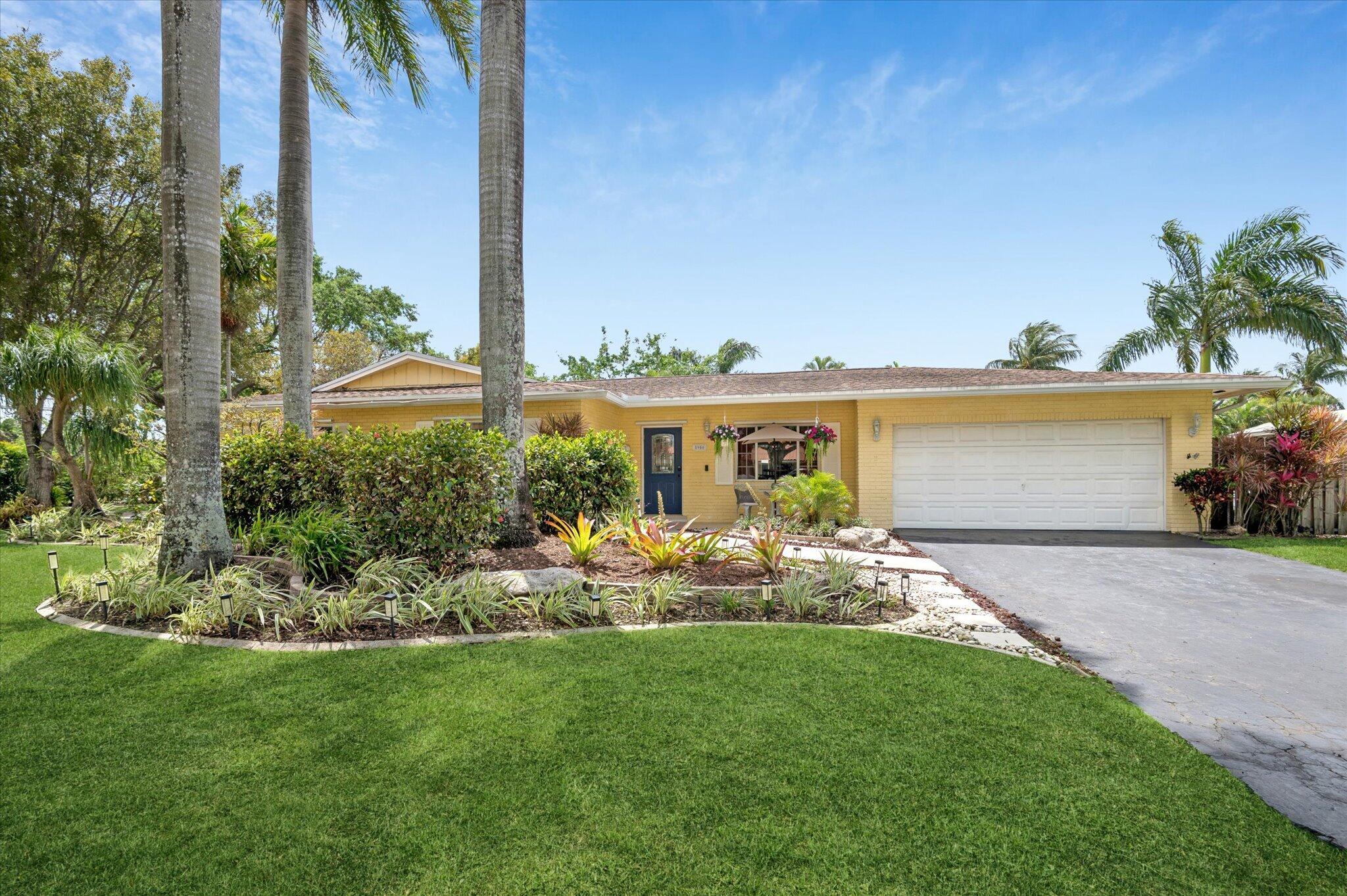 5900 Southwest 18th Street Plantation, FL 33317 - Photo 1 of 32 01-Reading-5900 SW 18th St-1