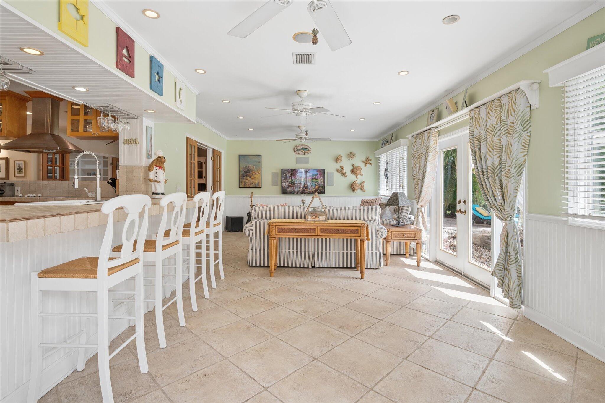 5900 Southwest 18th Street Plantation, FL 33317 - Photo 12 of 32 17-Reading-5900 SW 18th St-17