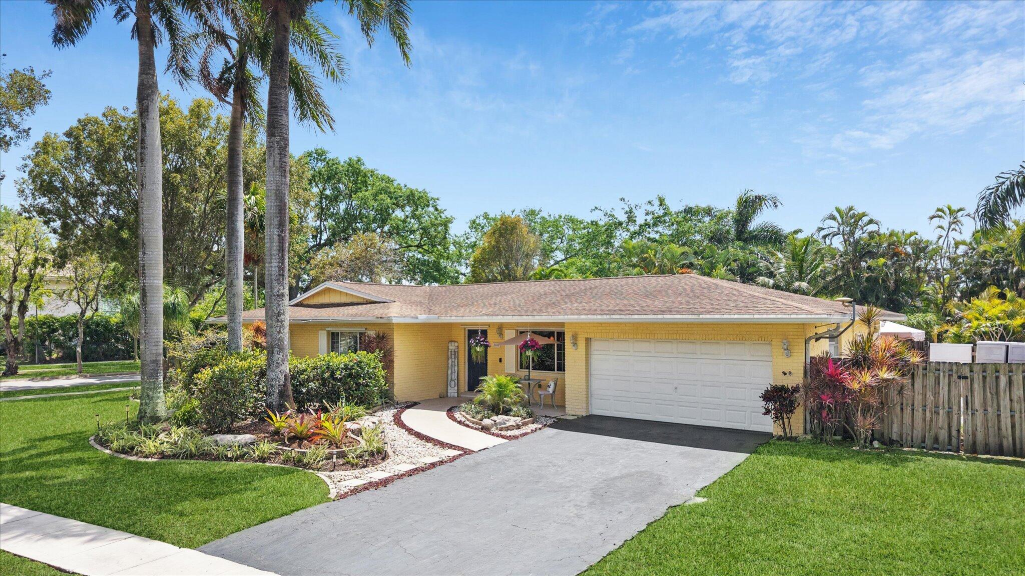 5900 Southwest 18th Street Plantation, FL 33317 - Photo 2 of 32 02-Reading-5900 SW 18th St-2