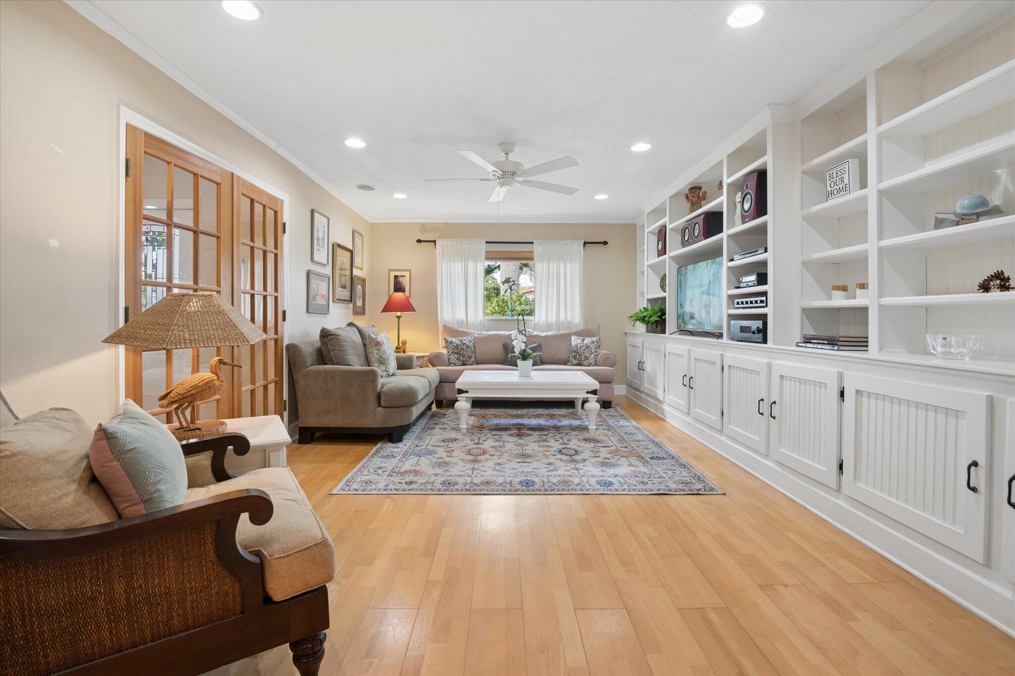 5900 Southwest 18th Street Plantation, FL 33317 - Photo 7 of 32 07-Reading-5900 SW 18th St-7