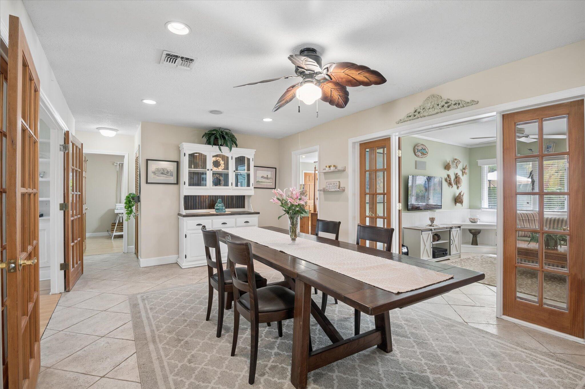 5900 Southwest 18th Street Plantation, FL 33317 - Photo 8 of 32 08-Reading-5900 SW 18th St-8