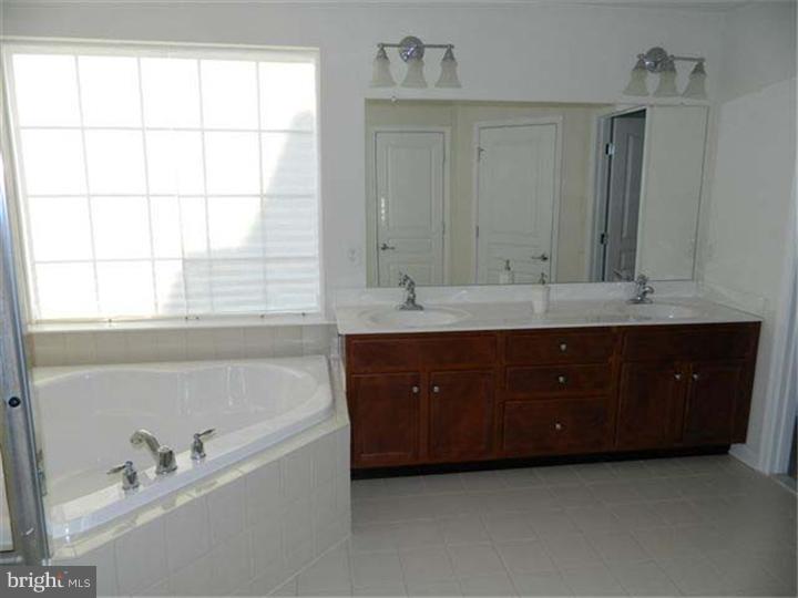 8923 Pathfinder Road, Unit 146 Breinigsville, PA 18031 - Photo 14 of 16 Gallery Image 14