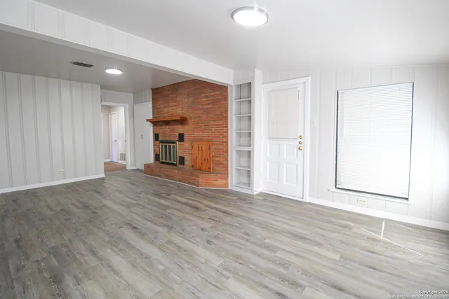 $1,895 | 434 Cosgrove Street, San Antonio, TX 78210