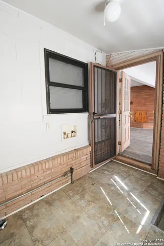 $1,895 | 434 Cosgrove Street, San Antonio, TX 78210