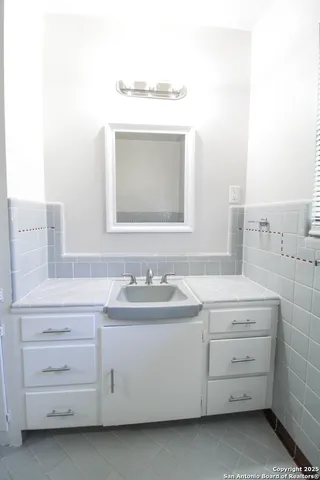 $1,895 | 434 Cosgrove Street, San Antonio, TX 78210