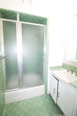 $1,895 | 434 Cosgrove Street, San Antonio, TX 78210