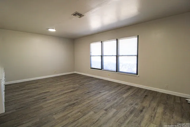 $1,895 | 434 Cosgrove Street, San Antonio, TX 78210