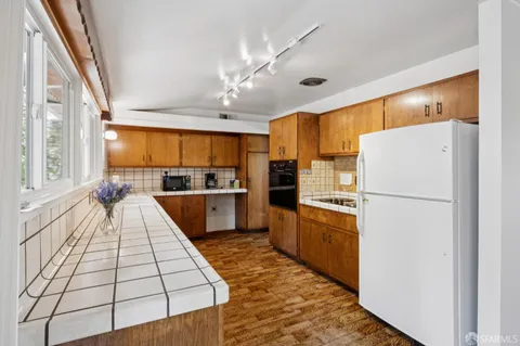 $1,295,000 | 411 Las Lomas Way, Walnut Creek, CA 94598