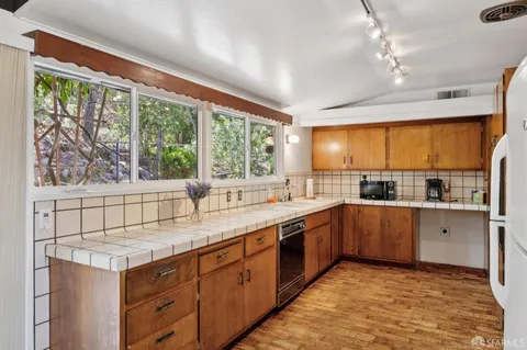 $1,295,000 | 411 Las Lomas Way, Walnut Creek, CA 94598