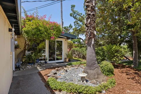 $1,295,000 | 411 Las Lomas Way, Walnut Creek, CA 94598