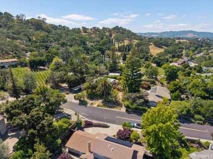 $1,295,000 | 411 Las Lomas Way, Walnut Creek, CA 94598
