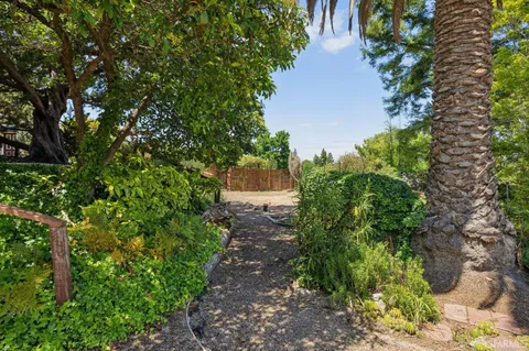 $1,295,000 | 411 Las Lomas Way, Walnut Creek, CA 94598