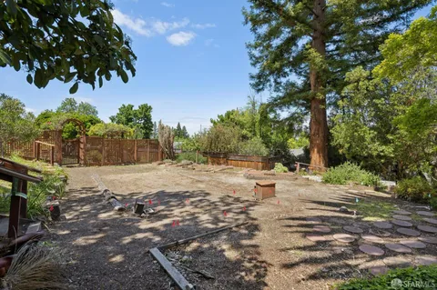 $1,295,000 | 411 Las Lomas Way, Walnut Creek, CA 94598