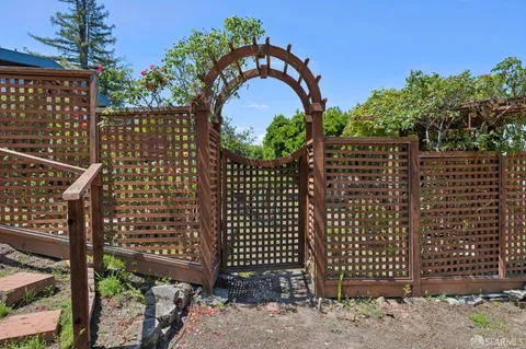 $1,295,000 | 411 Las Lomas Way, Walnut Creek, CA 94598